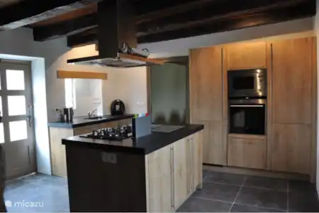 Vakantiehuis Frankrijk, Aquitaine, Sergeac - vakantiehuis Les Mesanges Keuken met kookeiland