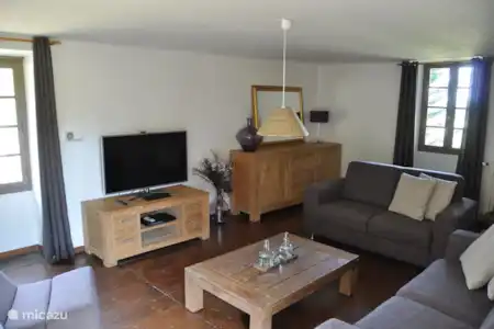 Vakantiehuis Frankrijk, Aquitaine, Sergeac - vakantiehuis Les Mesanges LED TV in woonkamer