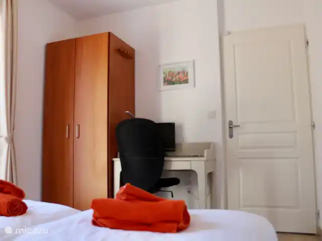 Villa Avalon | France, Ardèche, Vallon-Pont-d'Arc - villa Deuxième chambre au rez-de-chaussée avec petit bureau