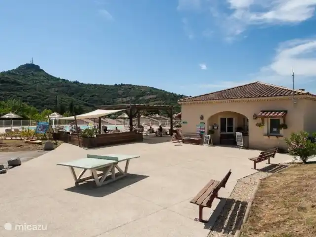 Villa Avalon | France, Ardèche, Vallon-Pont-d'Arc - villa Bâtiment d'accueil et piscine au Domaine