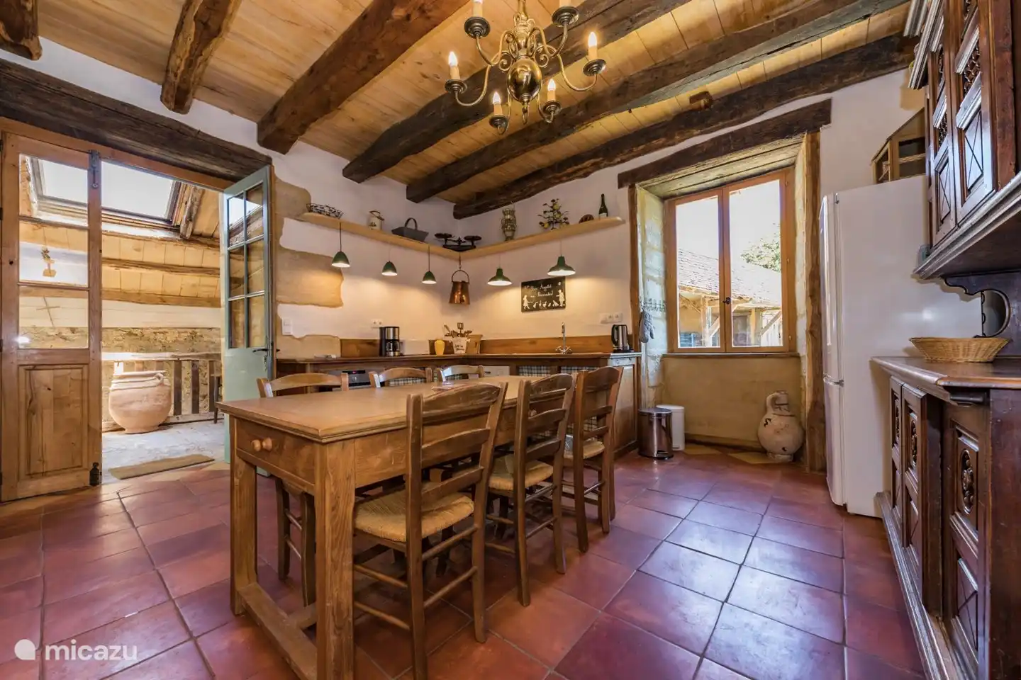 Das Esszimmer und die Küche