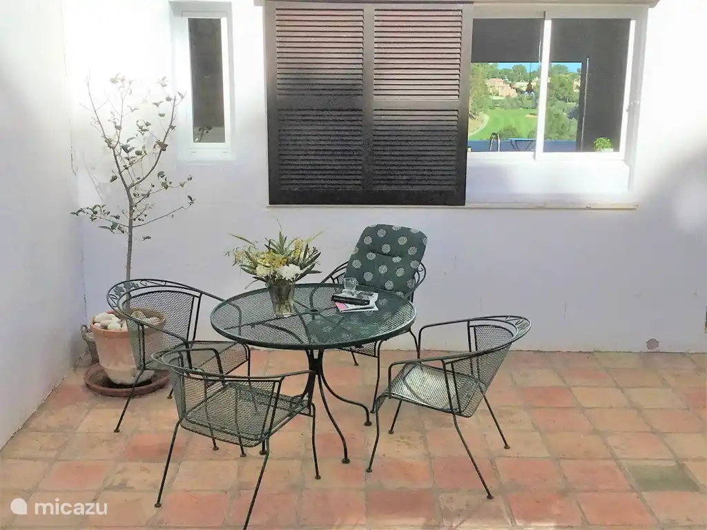 Deuxième terrasse à l'avant