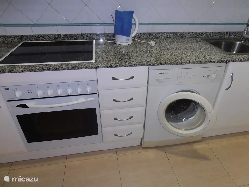 cocina horno lavadora microondas jarra de agua