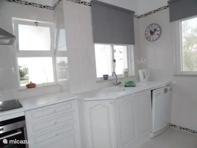 penthouse huren in Portugal, Algarve, Carvoeiro – Penthouse Cor do Mar keuken