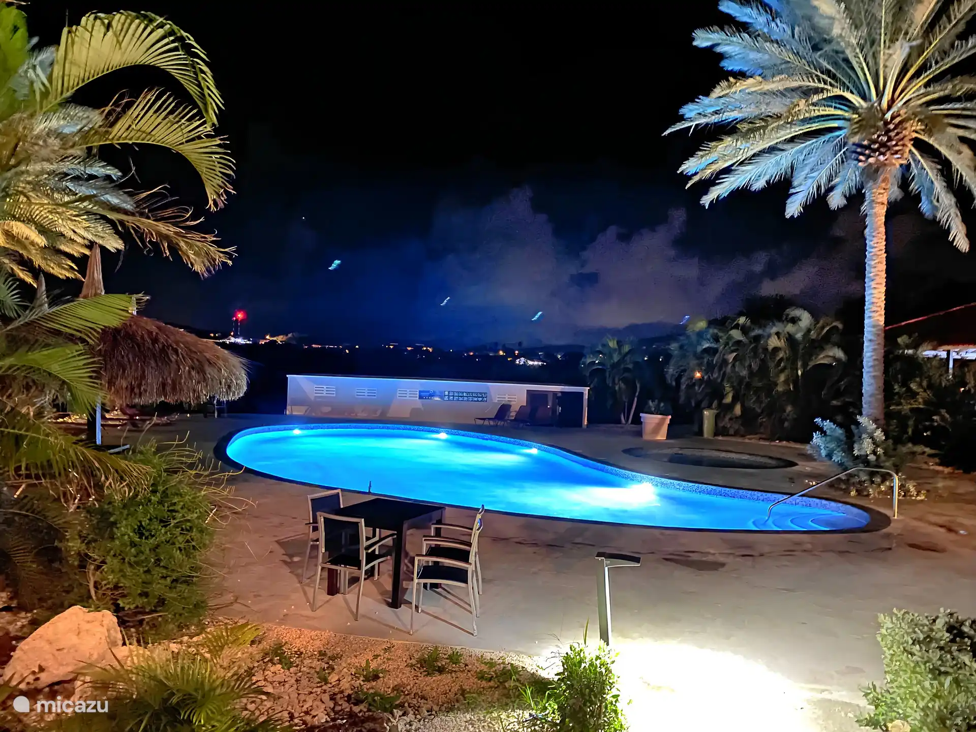 Swimming pool for guests only