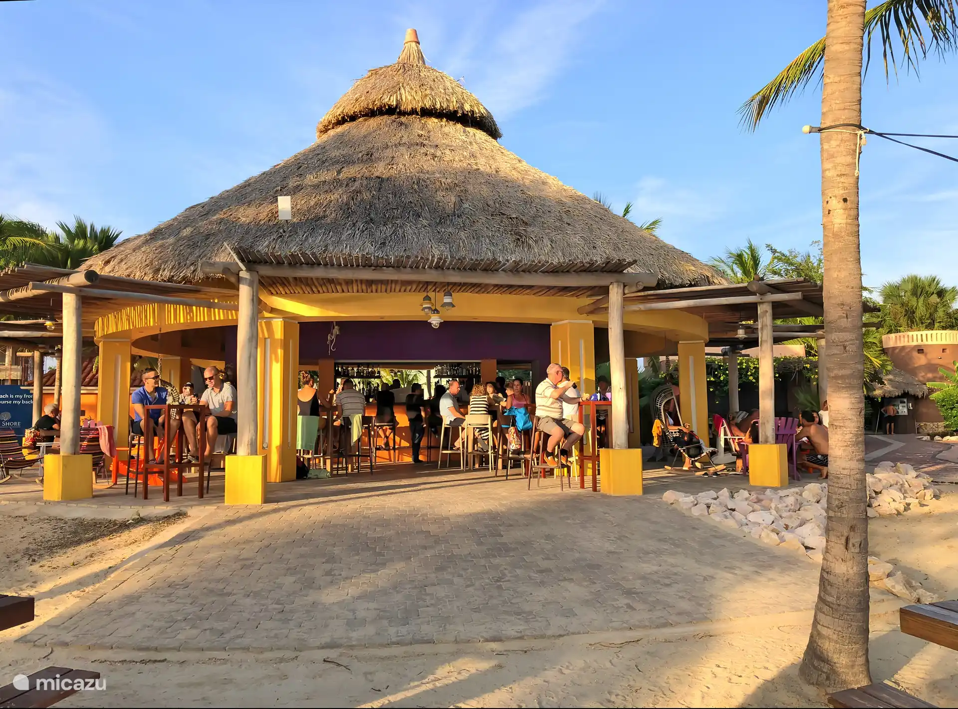 Bar/restaurant on the beach
