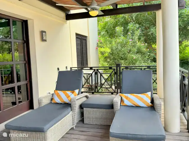 Villa Blue Bay BEACH - 3min/plage | Curaçao, Curaçao-Centre, Blue Bay - villa Se détendre sur le porche
