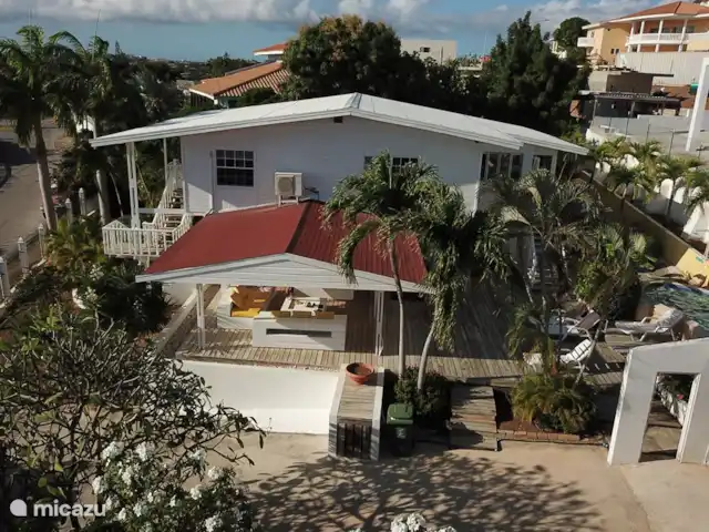 Villa tropical Bottelier en Curazao, Curazao Centro, Willemstad - apartamento Vista aérea de terraza y piscina.