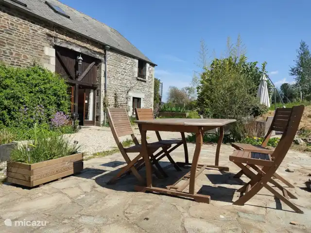Casa rural Les Hirondelles en Francia, Orne, Rouperroux - casa vacacional Tu propia terraza