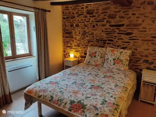 Casa rural Les Hirondelles en Francia, Orne, Rouperroux - casa vacacional Dormitorio con cama doble