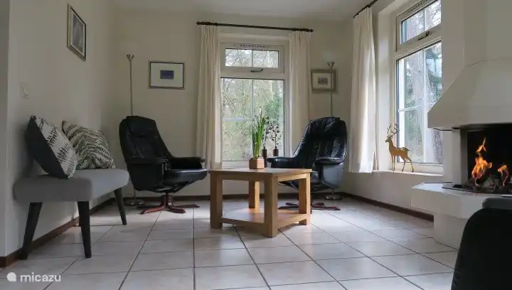 das Zimmer im Obergeschoss