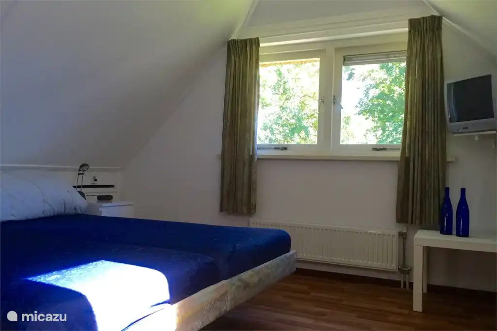 Schlafzimmer 2