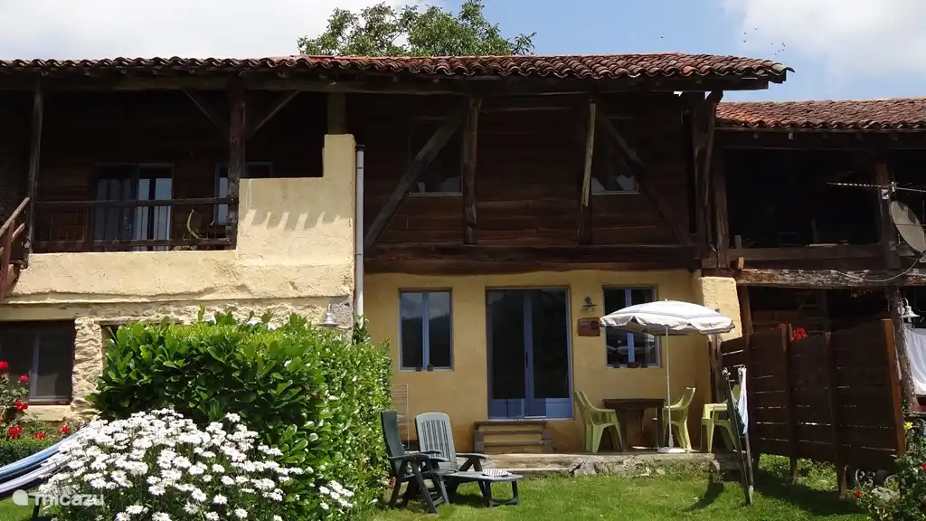 Rent Gîtespyrénées Les Trois Montagnes 2 In Ganties Haute Garonne Micazu