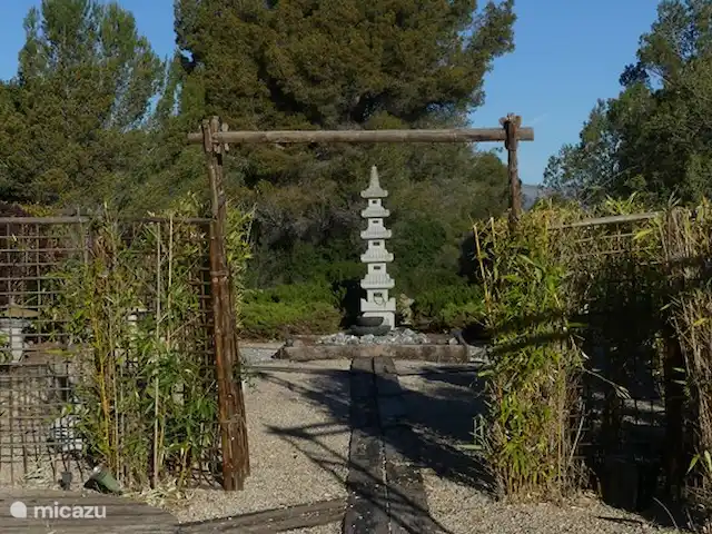 Casa Tranquila huren in Spanje, Costa Blanca, Lliber - villa Achter het zwembad ligt de toegang naar de Japanse tuin.