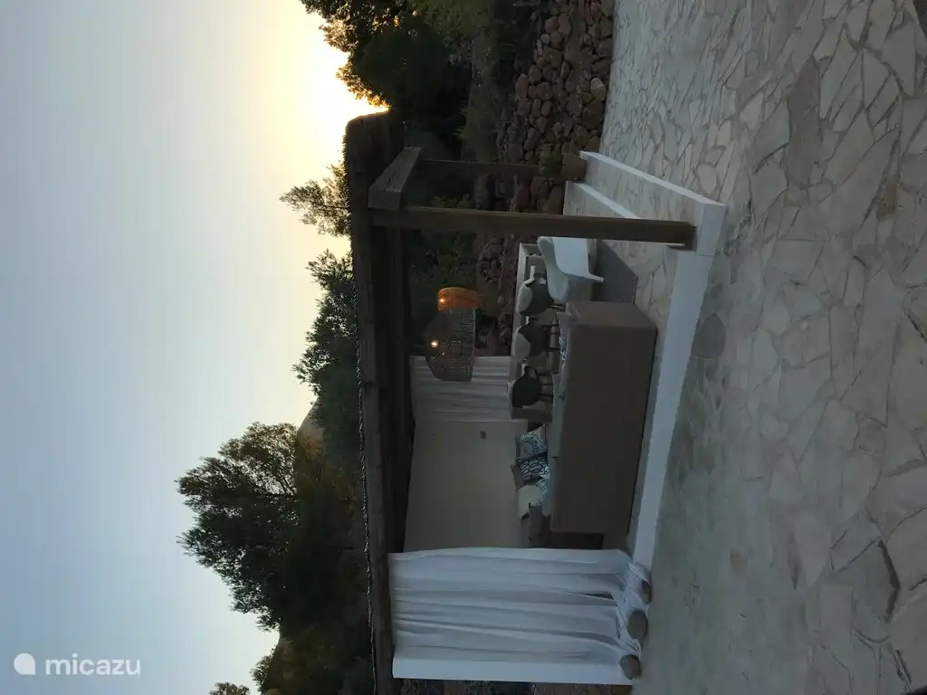 Für viel Privatsphäre, die Veranda im Ibiza-Stil.