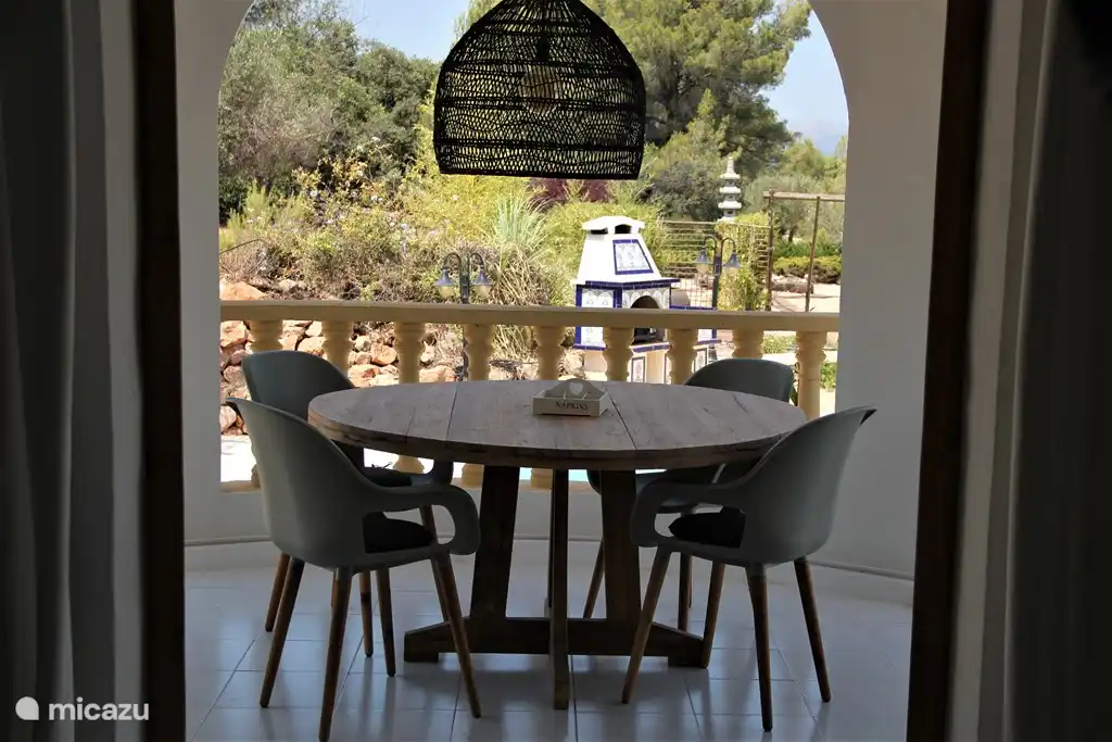 Blick auf den Garten von der Naya.