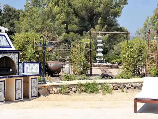 Casa Tranquila huren in Spanje, Costa Blanca, Lliber - villa Achter het zwembad ligt de Japanse tuin.