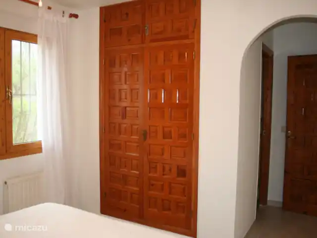 Casa Tranquila huren in Spanje, Costa Blanca, Lliber - villa In de kleine kamer een inbouwkast met genoeg ruimte voor de spullen.