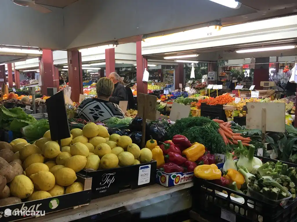 Überdachter Markt von Ventimiglia.