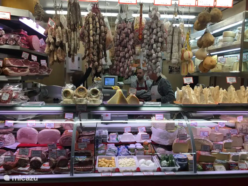 Italienischer Käse und Fleischprodukte.