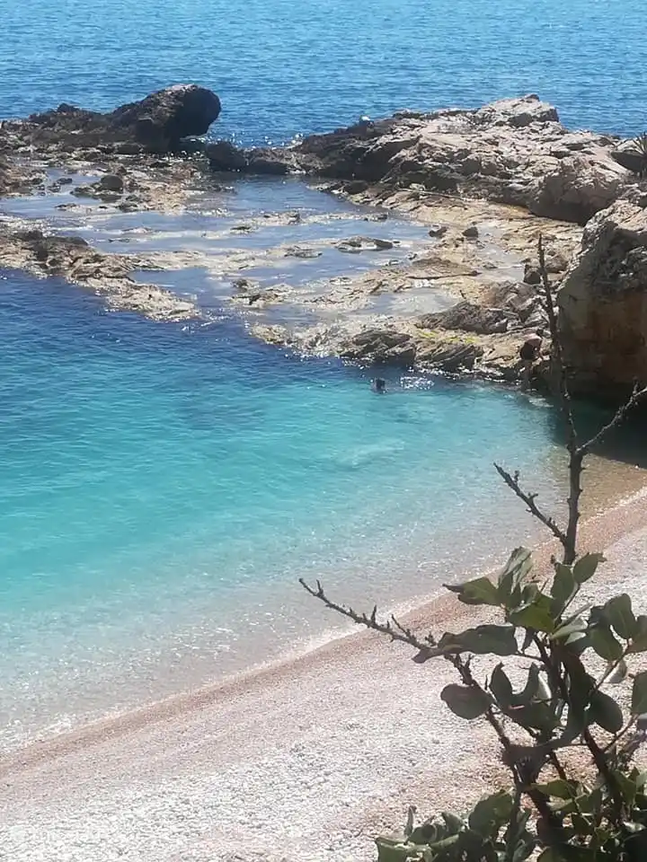 Balzi Rossi in Italiens Top 10 schönsten Strand!