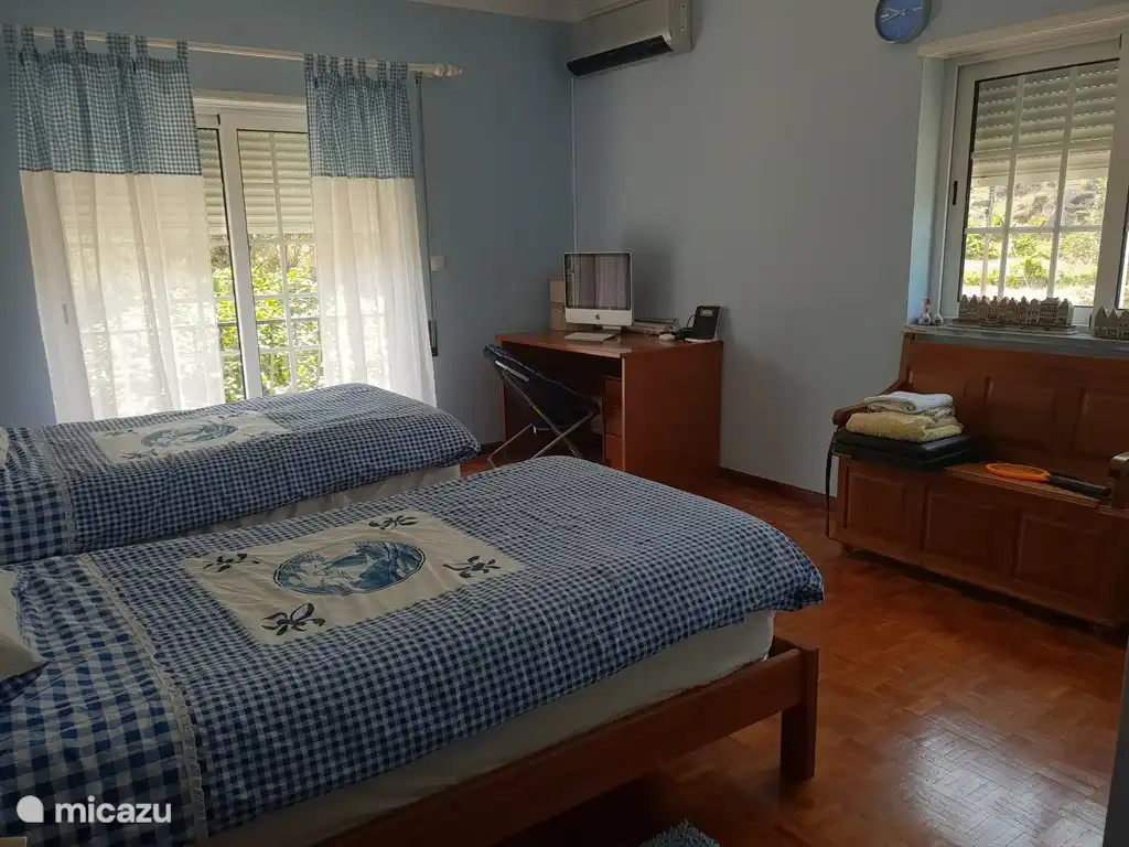 Blaues Zimmer 1. Strophe.