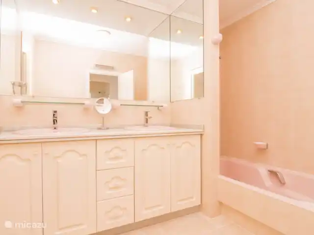 Casa Prudentia... Paradis! | Espagne, Costa Blanca, Calpe - villa salle de bain parentale complète : baignoire, toilette, double vasque, bidet
