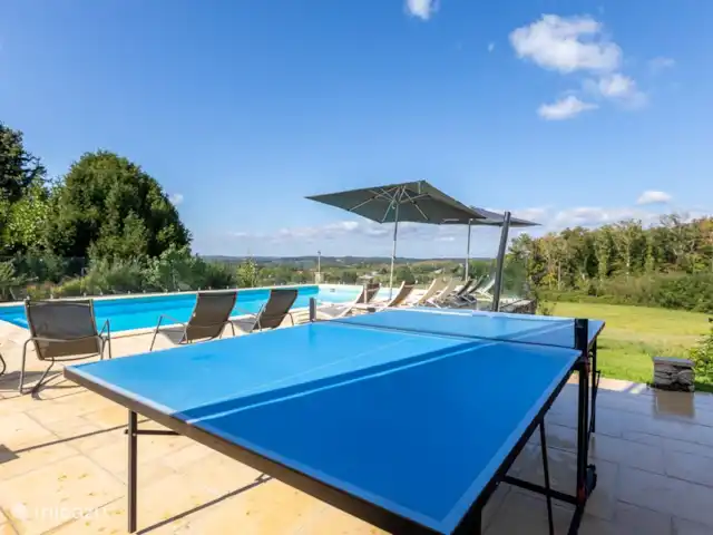 Mon Désir | France, Lot, Anglars-Nozac - manoir / château table de ping pong