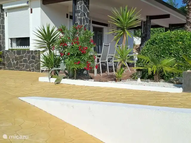 Casa Lily | Espagne, Costa Brava, Vidreres - villa terrasse depuis l’allée