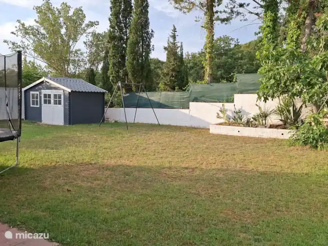 Casa Lily | Espagne, Costa Brava, Vidreres - villa Cour arrière avec balançoires, trampoline, table de ping-pong, basket-ball, jeu de fléchettes et buts de football