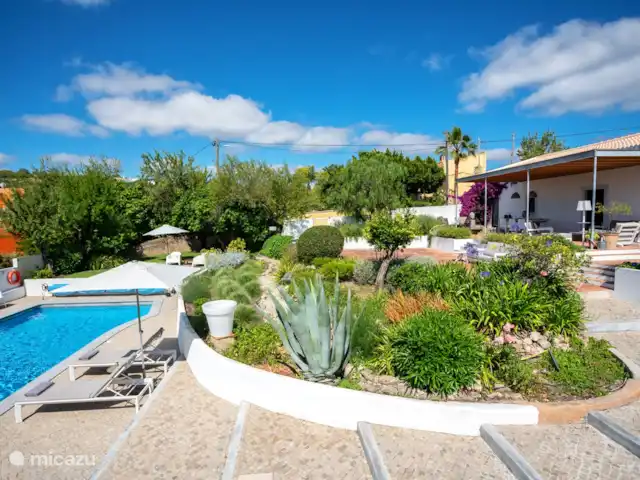 villa en Portugal, Algarve, Loulé – Cazinha Concara Resumen piscina y terraza