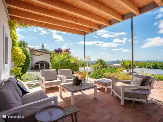 villa en Portugal, Algarve, Loulé – Cazinha Concara Veranda con juego de salón