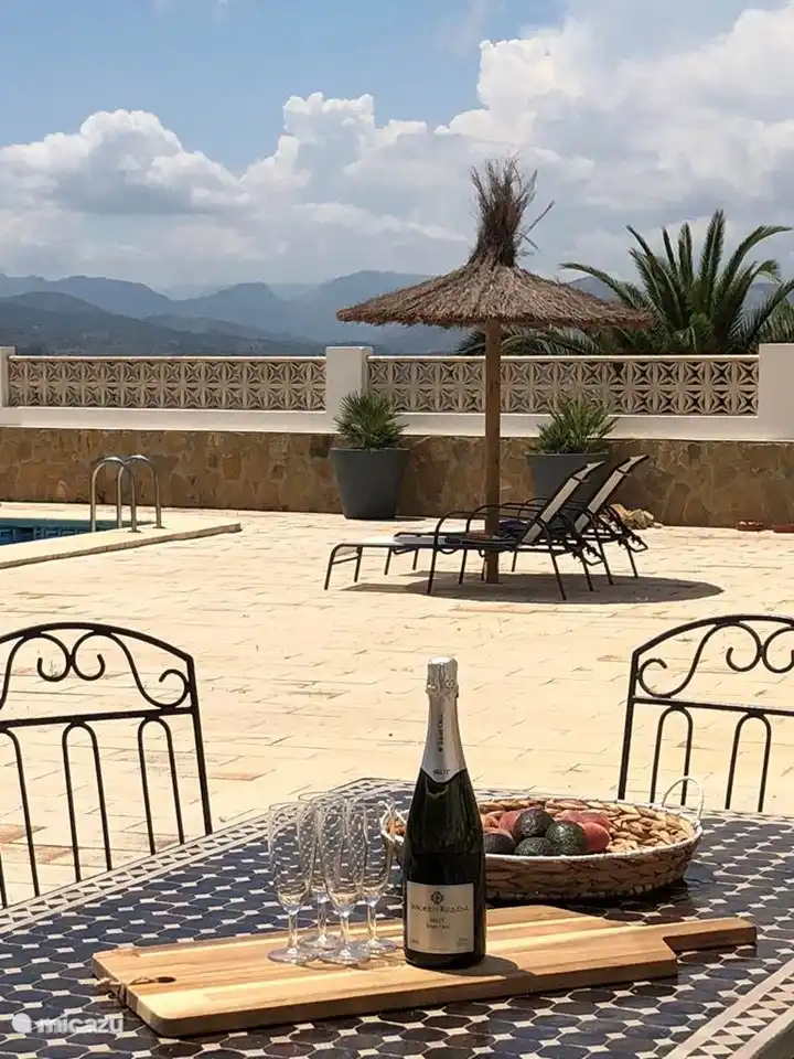 Schönes Faulenzen auf der Terrasse