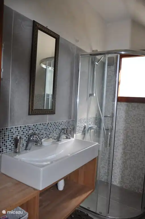 Badezimmer im ersten Stock