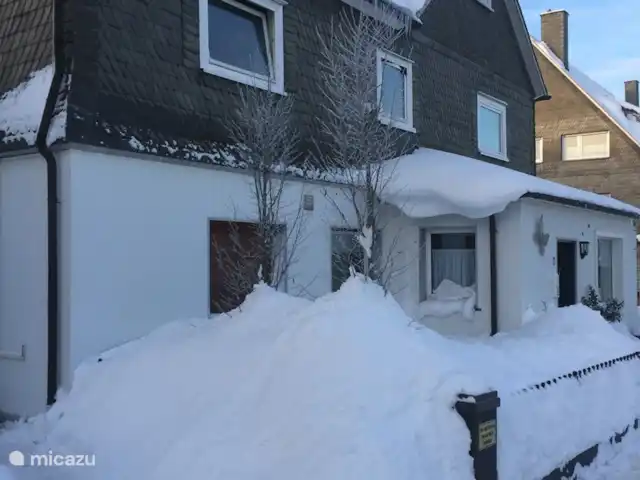 2-6 pers.-maison-Winterberg-Centrum | Allemagne, Sauerland, Winterberg - appartement Façade en hiver.