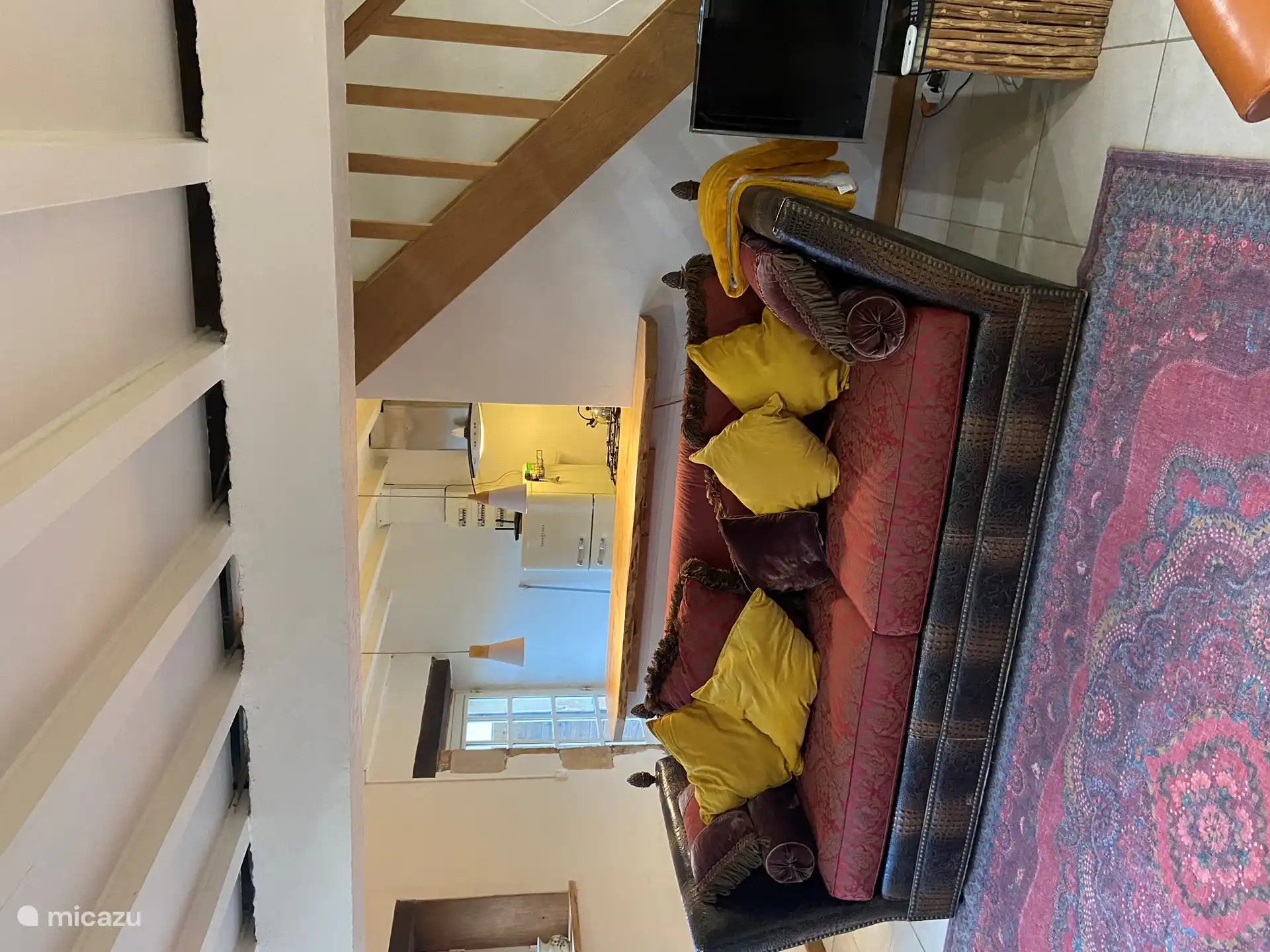 Die faule Couch im Wohnzimmer