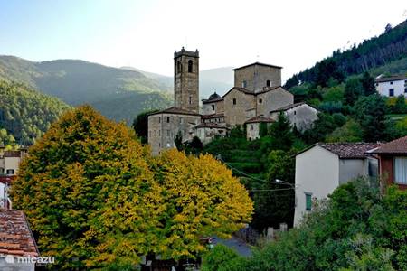 Sant Andrea di Compito - Borgo delle Camelie - geschützter Blick auf die toskanische Stadt