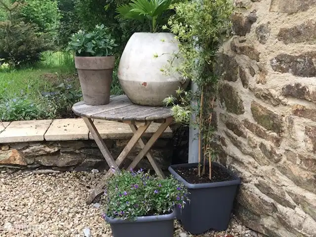 gîte / cottage huren in Frankrijk, Finistère, Locmaria-Berrien – La Colline des Renards hoekje van het terras