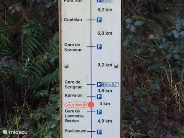 gîte / cottage huren in Frankrijk, Finistère, Locmaria-Berrien – La Colline des Renards De voie vert 7 is de fietsroute die onderin het dal langs het voormalige station gaat, deze gaat van de noordkust naar de zuidkust, wij ongeveer op de helft.