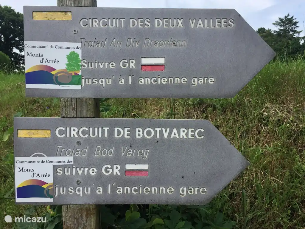 Direct langs het huis lopen deze 2 wandelroutes.