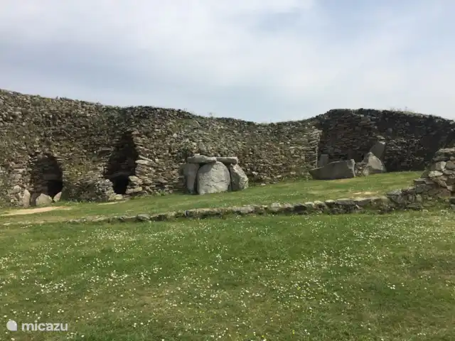 gîte / cottage huren in Frankrijk, Finistère, Locmaria-Berrien – La Colline des Renards 4500 jaar oude graftombes op een schiereiland vlakbij Morlaix : Plouezoc'h
