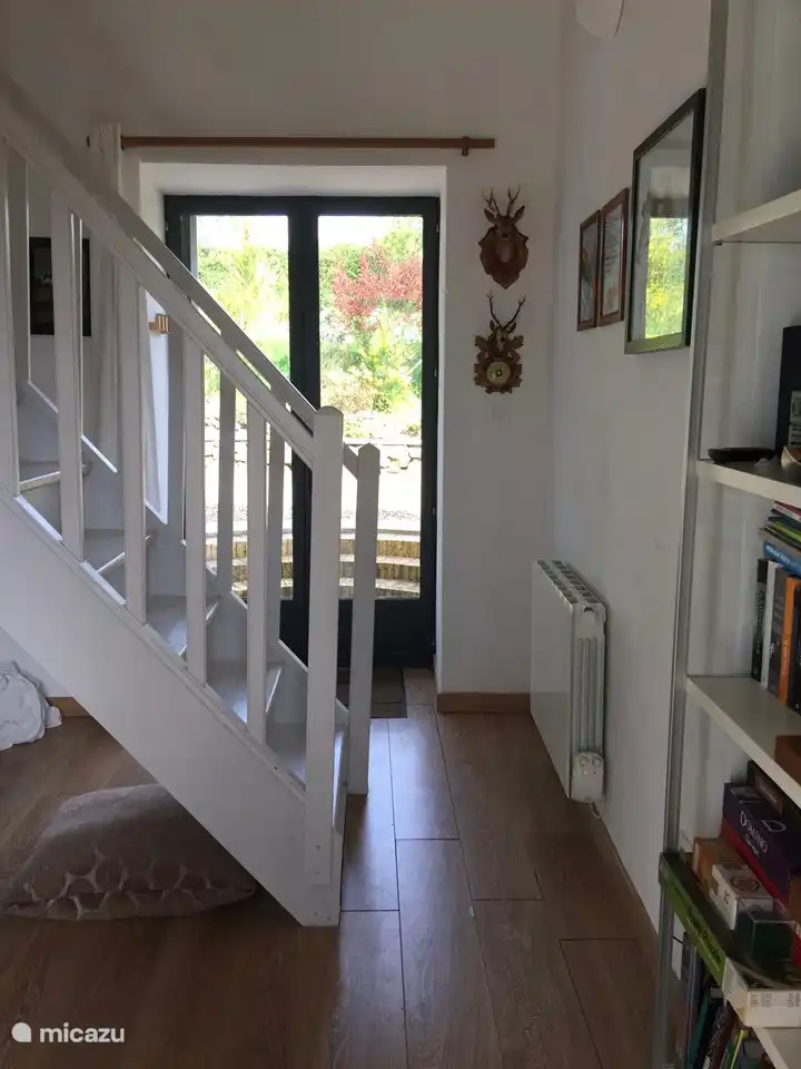 doorkijk vanaf de entreedeur