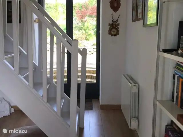 gîte / cottage huren in Frankrijk, Finistère, Locmaria-Berrien – La Colline des Renards doorkijk vanaf de entreedeur