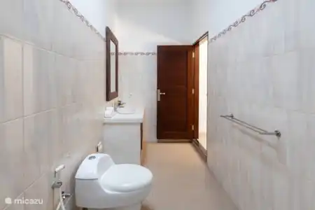 Vakantiehuis Indonesië, Bali, Seminyak villa Villa Almafi Badkamer