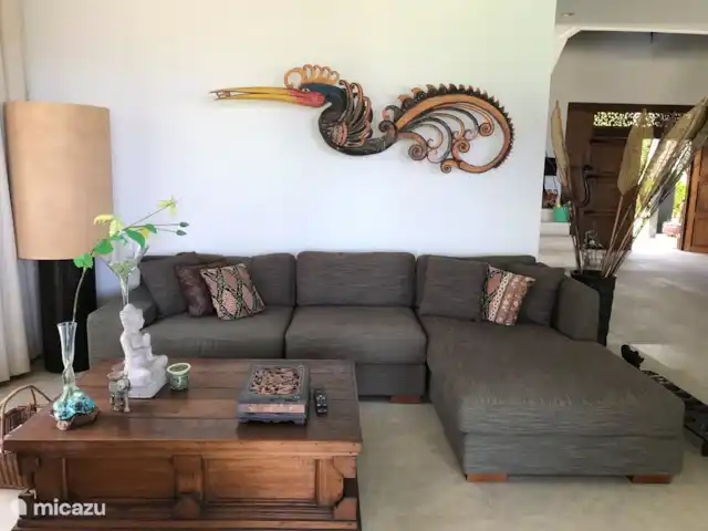 Villa Belvedere Bali en Indonesia, Bali, Lokapaksa - villa bonito sofá para ver un poco de televisión