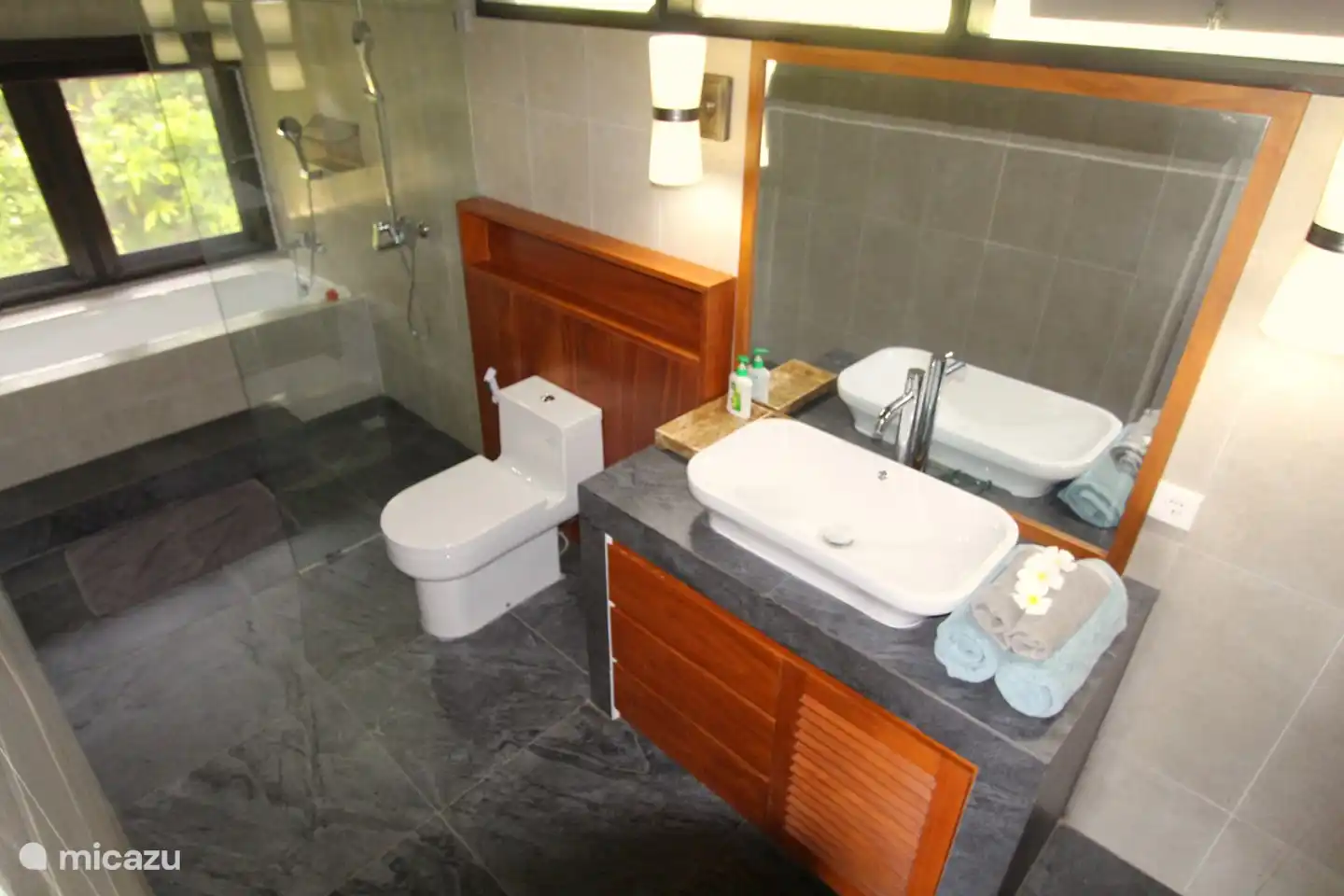 Neues Badezimmer (2023) im 2. Stock über der Garage