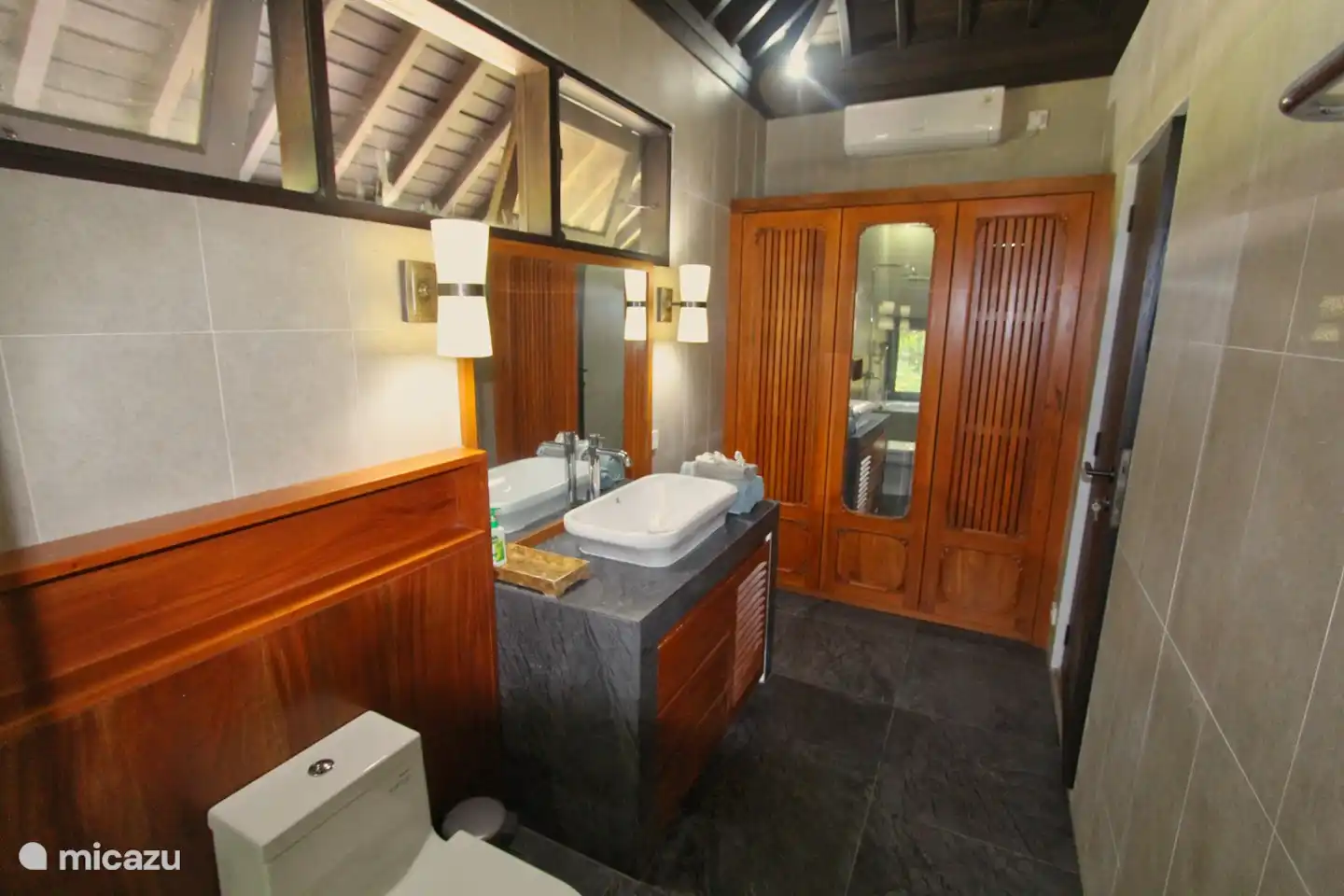 Neues Badezimmer (2023) im 2. Stock über der Garage