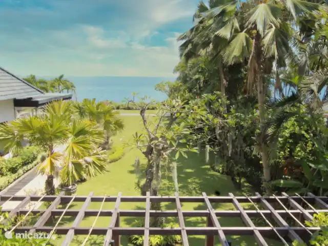 Villa Belvedere Bali en Indonesia, Bali, Lokapaksa - villa Vista desde el balcón, habitaciones nuevas.