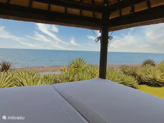 Villa Belvedere Bali en Indonesia, Bali, Lokapaksa - villa vistas al mar de bali desde el mirador ( Bale Bengong )