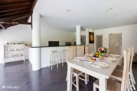 Vakantiehuis Indonesië, Bali, Seminyak villa Villa Santai Eettafel/keuken